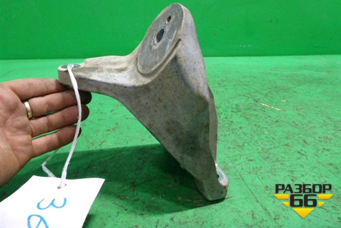 Кронштейн двигателя левый (4.2л BAR) (7L8199307D) для Volkswagen Touareg c 2002-2010г