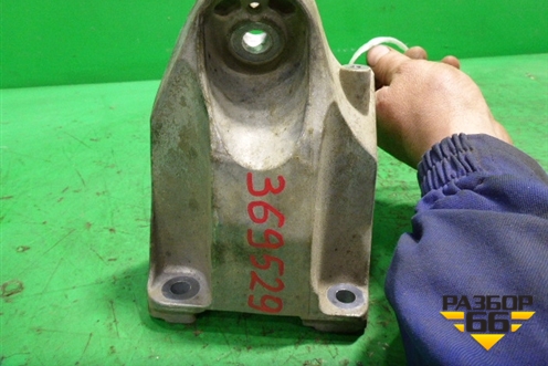 Кронштейн двигателя левый (4.2л BAR) (7L8199307D) для Volkswagen Touareg c 2002-2010г