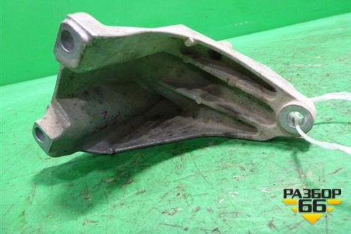 Кронштейн двигателя левый (4.2л BAR) (7L8199307D) для Volkswagen Touareg c 2002-2010г