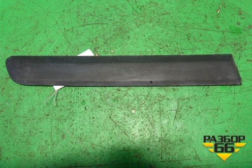 Накладка двери багажника (правой) (735388385) для Fiat Doblo с 2005-2015г