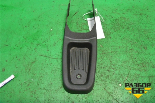 Консоль (735281878) для Fiat Doblo с 2005-2015г