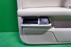 Обшивка двери задней правой под электрику (Long светлая кожа) для Volkswagen Phaeton с 2002-2014г
