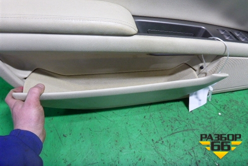 Обшивка двери передней левой под электрику (светлая кожа) для Volkswagen Phaeton с 2002-2014г