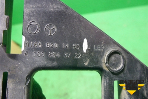 Решетка в передний бампер левая (A1668201456) для Mercedes Benz GL-Klass X166 с 2012г