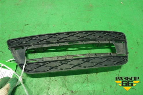 Решетка в передний бампер левая (A1668201456) для Mercedes Benz GL-Klass X166 с 2012г