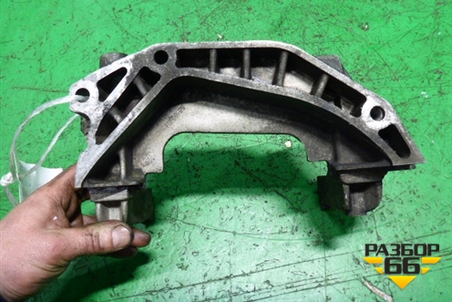 Кронштейн КПП нижний (к двигателю 1.3л JTD) (55182191) для Fiat Doblo с 2005-2015г