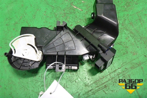 Корпус отопителя (правый) (3D08198734C) для Volkswagen Phaeton с 2002-2014г
