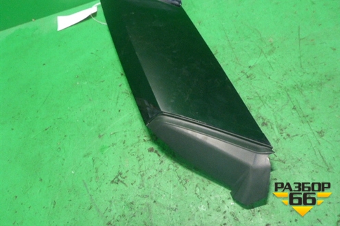 Накладка стойки (задней левой) (LR048078) для Land Rover Range Rover 4 с 2013-2022г
