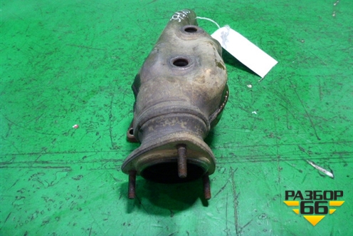 Коллектор выпускной (правый 4.2л BGH) (077253034T) для Volkswagen Phaeton с 2002-2014г