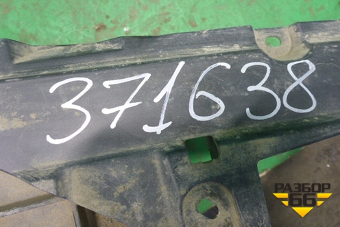 Кронштейн заднего бампера центральный (после 2012г) (5261560080) для Toyota Land Cruiser (200) с 2008г