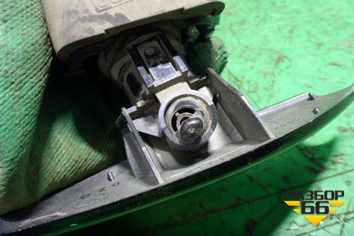 Форсунка омывателя фары правая (в сборе до 2011г) для Mazda Mazda 3 (BL) с 2009-2013г