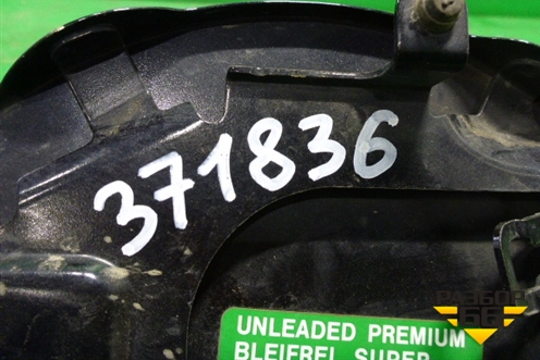 Лючок бензобака (BBM442410) для Mazda Mazda 3 (BL) с 2009-2013г
