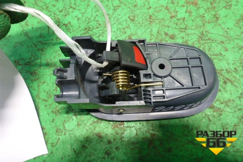 Ручка внутренняя двери передней правой для Mitsubishi Colt с 2004г