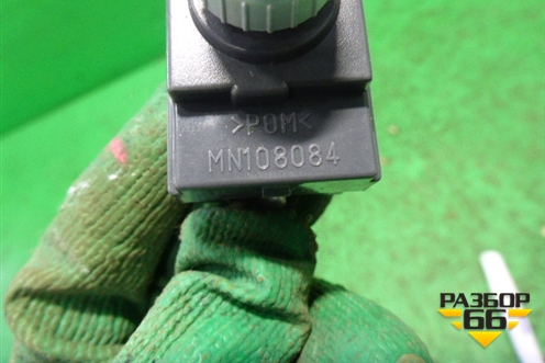 Переключатель регулировки зеркал (MN108084) для Mitsubishi Colt с 2004г