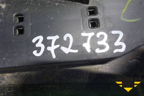 Кронштейн заднего бампера центральный (после 2012г) (5261560081) для Toyota Land Cruiser (200) с 2008г
