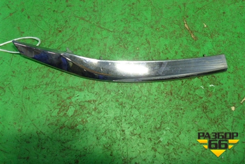 Накладка на решетку радиатора (верхняя правая хром) (71123T1VE010M1) для Honda CR-V с 2017г