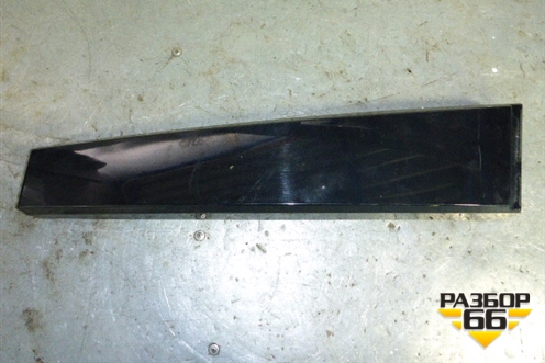 Накладка стойки (центральной правой) (9654401480) для Citroen C4 Picasso c 2006-2014г