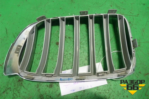 Решетка радиатора правая (М-Пакет) (51117210726) для BMW X4 F26 с 2014г