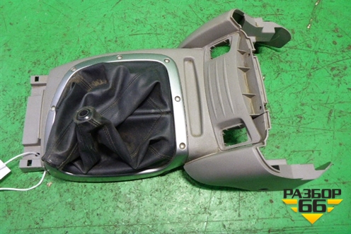 Консоль (передняя часть МКПП) (MN179789) для Mitsubishi L 200 c 2006-2015г