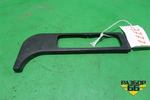 Накладка двери правой  (На рамку) (205580140) для Renault  TRUCK Premium 2 с 2005-2013г