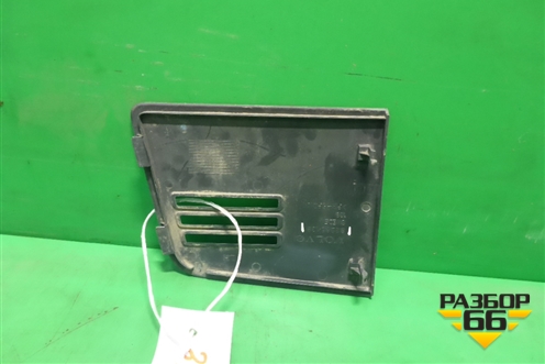 Заглушка решетки радиатора  (левая верхняя) (82266439) для Volvo TRUCK FM с 2001-2013г (ФМ)