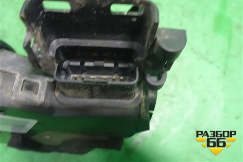 Замок двери задней левой (6 контактов) (825032645R) для Renault Megane 3 с 2008-2016г