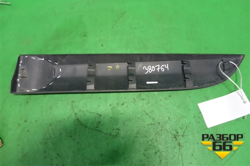 Накладка двери задней правой (хетчбэк) (828760011R) для Renault Megane 3 с 2008-2016г