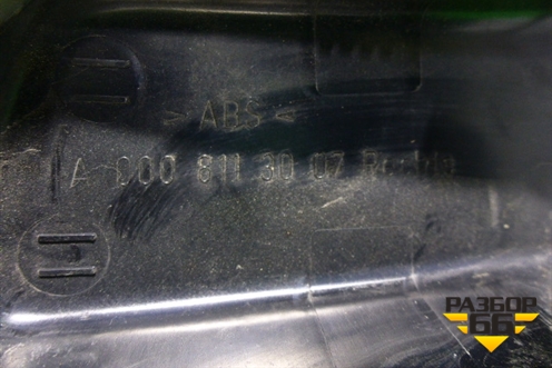 Накладка зеркала правого  (На верхнее крепление) (А0008113007) для Mercedes Benz  TRUCK Axor 2 с 2004г