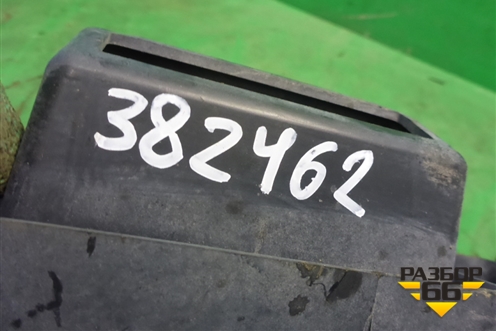 Кронштейн заднего бампера центральный (седан) (5M5117B861AC) для Ford Focus 2 с 2005-2008г