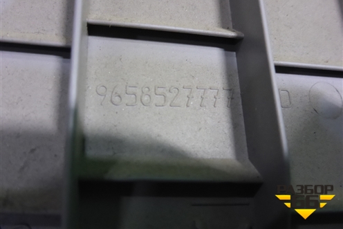 Накладка на торпедо (над коленями водителя светлая) (9658527777) для Peugeot 308 с 2007-2014г