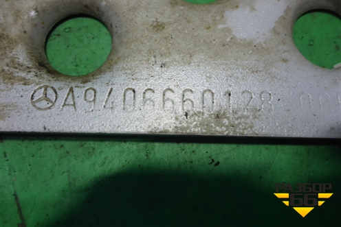 Подножка ступенька (Верхняя в нижний корпус) (A9406660128) для Mercedes Benz  TRUCK Axor 2 с 2004г