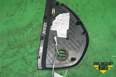 Накладка на торпедо (боковая левая) (1Z0857503) для Skoda Octavia (А5) с 2004-2013г