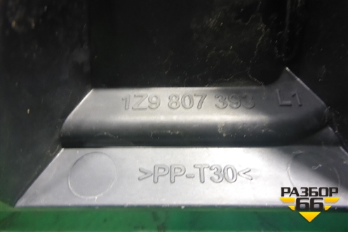Кронштейн заднего бампера левый (универсал) (1Z9807393) для Skoda Octavia (А5) с 2004-2013г