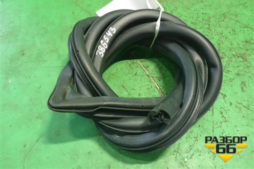 Уплотнитель двери передней левой для Mazda Mazda 3 (BK) с 2003-2009г 