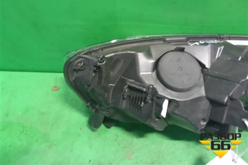 Фара правая (галоген) (260108765R) для Renault Kaptur с 2016г