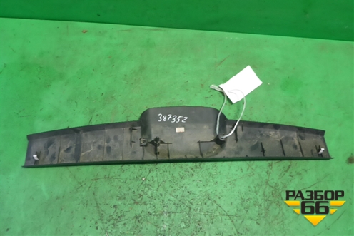 Обшивка двери багажника (верхняя) (B32H68930) для Mazda Mazda 3 (BK) с 2003-2009г 