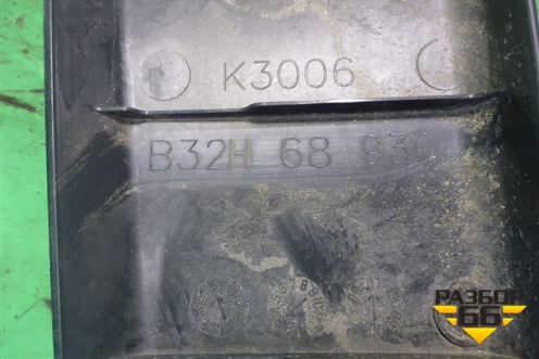 Обшивка двери багажника (верхняя) (B32H68930) для Mazda Mazda 3 (BK) с 2003-2009г 