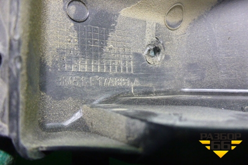 Кронштейн заднего бампера правый (под фонарь седан) (BM51F17A881A) для Ford Focus 3 с 2011г