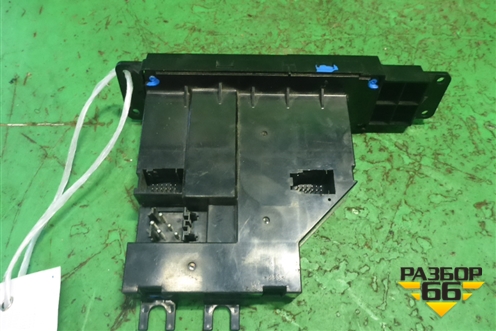 Кнопка стеклоподъёмника (передняя правая) (7H4214717AB) для Land Rover Range Rover 3 с 2002-2012г