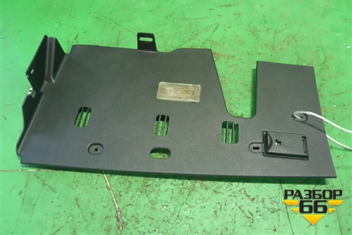 Накладка на торпедо (левая под рулём) (FBS500730XXX) для Land Rover Range Rover 3 с 2002-2012г