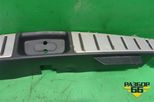 Обшивка багажника на заднюю панель (84992CC40C) для Nissan Murano (Z50) с 2002-2008г