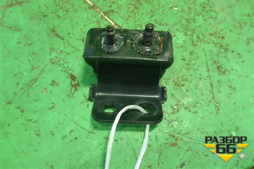 Петля двери багажника (левая) для Nissan Murano (Z50) с 2002-2008г