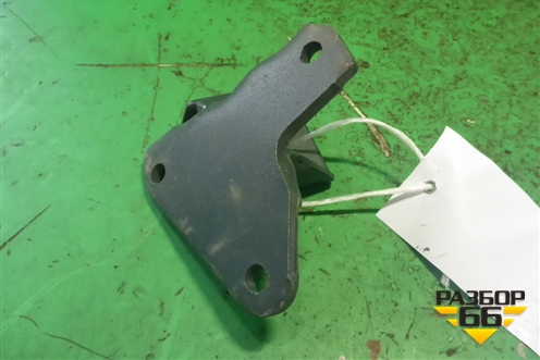 Кронштейн двигателя правый ( 2.5л 4D56) (1091A080) для Mitsubishi L 200 c 2006-2015г