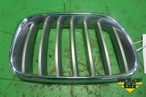 Решетка радиатора правая (до 2014г) (51117210726) для BMW X3 F25 с 2010-2017г