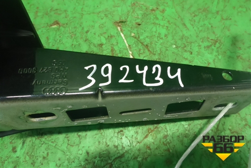 Петля крышки багажника правая (4H0827300D) для Audi A8 с 2009-2017г