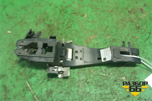 Кронштейн ручки наружной (передней левой) (3V1084116) для Land Rover Range Rover Sport с 2005-2012г