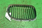 Решетка радиатора левая (до 2012г) (51117184151) для BMW 7 серия F01/F02 с 2008г