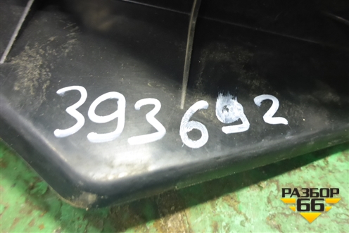 Накладка внутренняя (под левую ногу водителя) (5819242030) для Toyota Rav-4 с 2000-2005г