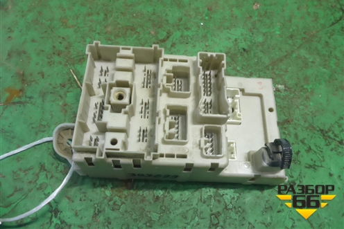 Блок предохранителей салонный (8273342080) для Toyota Rav-4 с 2000-2005г