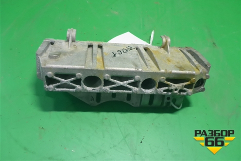 Кронштейн впускного коллектора (1.6л K4M2842) (8200503258) для Renault Logan II с 2012г